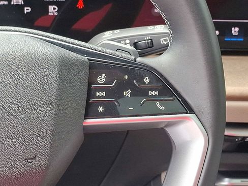Used 2025 Audi Q5 Premium w/ Premium Plus AWD/4WD image 18