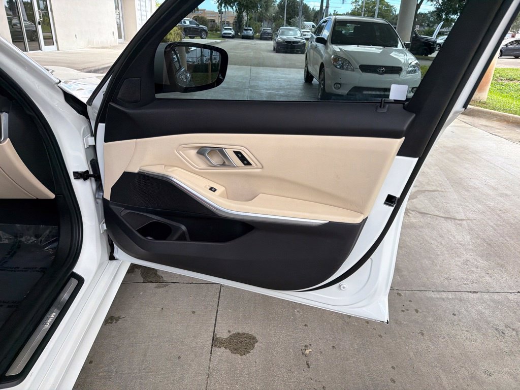 Used 2024 BMW 330i Sedan w/ Convenience Package RWD image 27