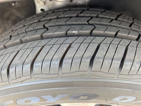 Used 2022 Ford Explorer Limited w/ Hybrid Equipment Group 310A image 10