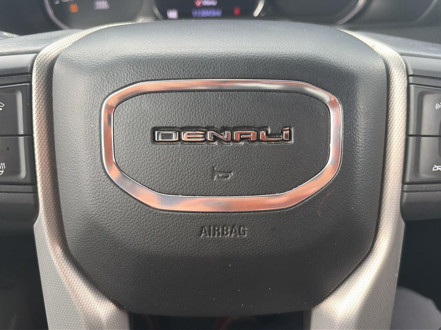 Used 2021 GMC Yukon XL Denali w/ Denali Premium Package AWD/4WD image 12