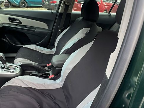 Used 2014 Chevrolet Cruze LT image 17