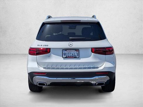 Used 2026 Mercedes-Benz GLB 250 image 7