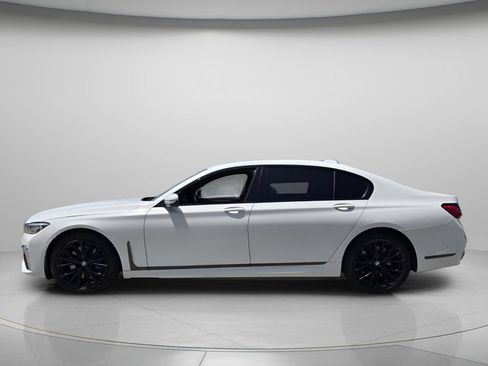 Used 2021 BMW 750i xDrive w/ Autobahn Package AWD/4WD image 3