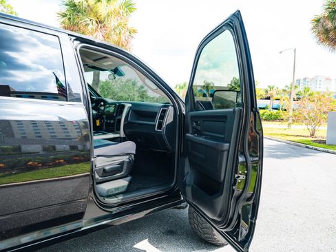 Used 2017 RAM 3500 Tradesman w/ Chrome Appearance Group image 14