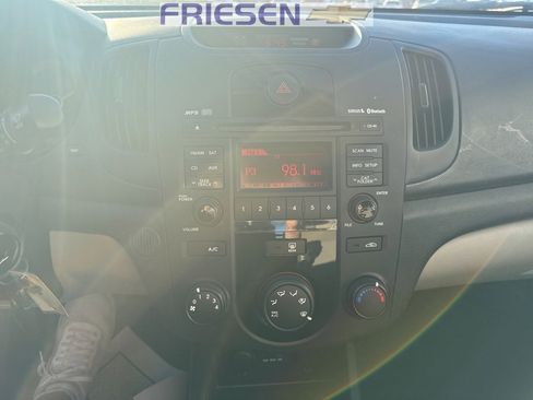 Used 2010 Kia Forte EX image 18