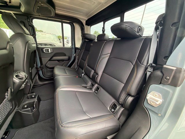 New 2026 Jeep Gladiator Sport AWD/4WD image 15