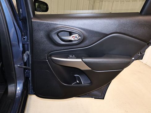 Used 2021 Jeep Cherokee Latitude Lux 80th Anniv w/ Quick Order Package 26U 80TH image 15