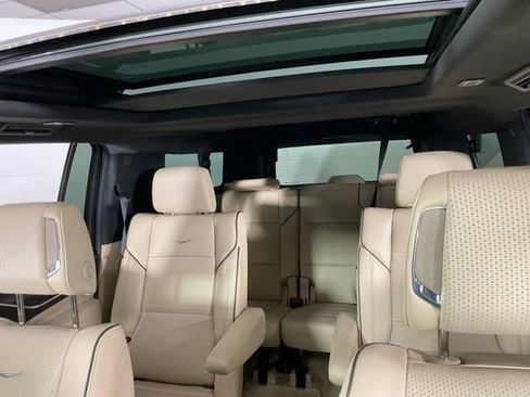 Certified 2024 Cadillac Escalade ESV Premium Luxury w/ Performance Package AWD/4WD image 33