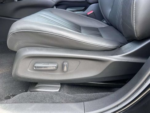 Certified 2024 Honda HR-V EX-L image 10