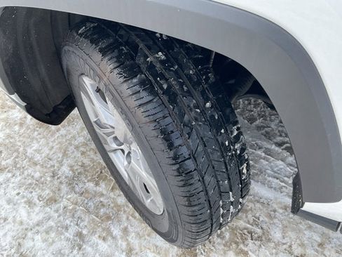 Used 2023 Toyota RAV4 XLE image 37