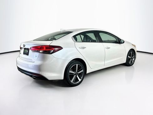 Used 2017 Kia Forte EX FWD image 9