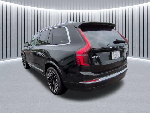Used 2025 Volvo XC90 B5 Plus AWD/4WD image 13
