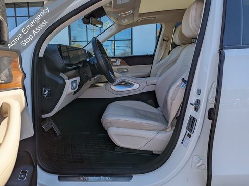 Used 2022 Mercedes-Benz GLS 450 4MATIC image 17
