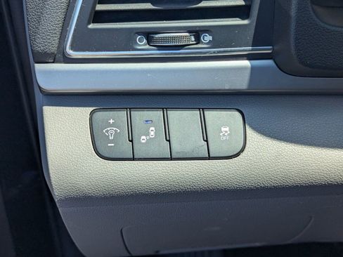 Used 2018 Hyundai Elantra SEL FWD image 33