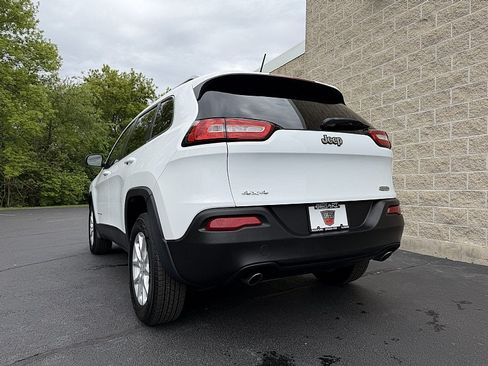 Used 2014 Jeep Cherokee Latitude AWD/4WD image 6