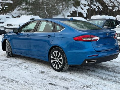 Used 2020 Ford Fusion SE image 3