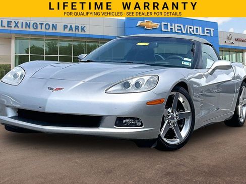 Used 2006 Chevrolet Corvette Convertible w/ Preferred Equipment Group RWD image 2