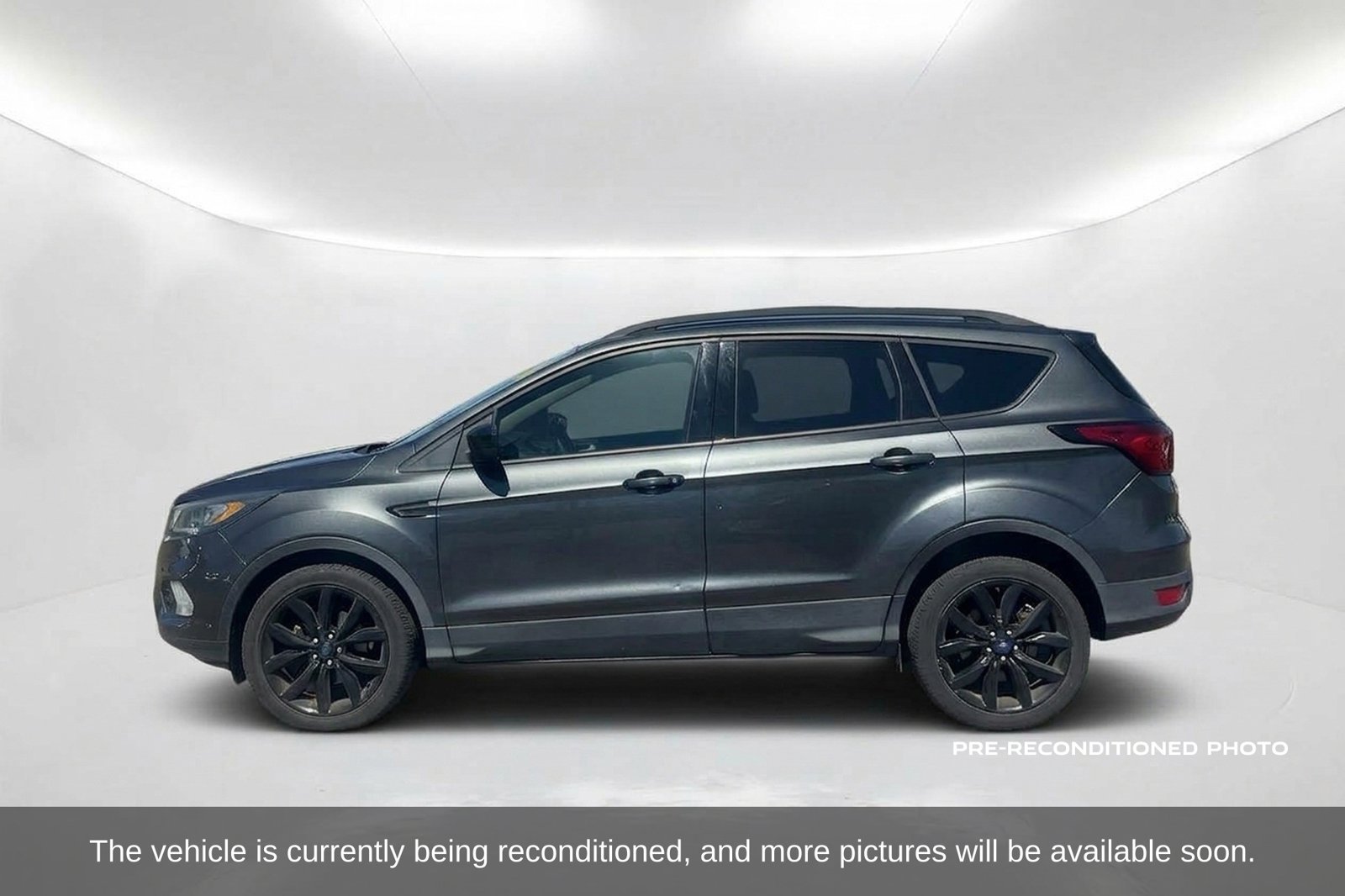 Used 2019 Ford Escape SE FWD image 9