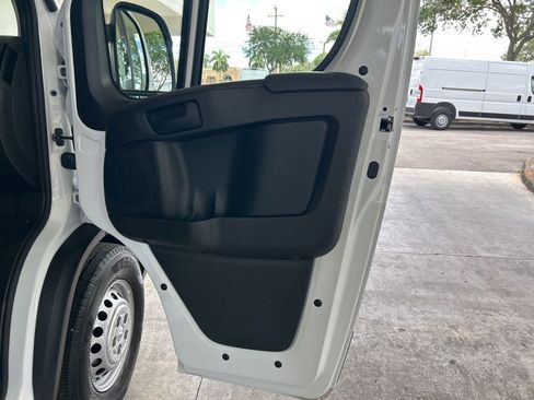 Used 2025 RAM ProMaster 2500 w/ Convenience Group FWD image 24
