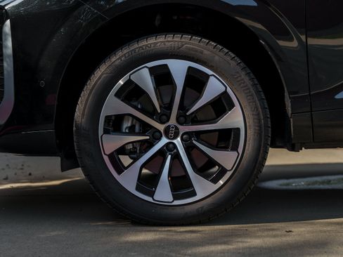 Certified 2026 Audi Q3 quattro 2.0T AWD/4WD image 27