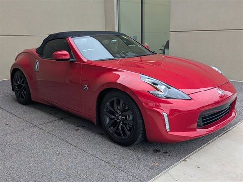 Used 2019 Nissan 370Z Roadster image 8