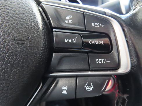 Used 2018 Honda Accord Touring image 24