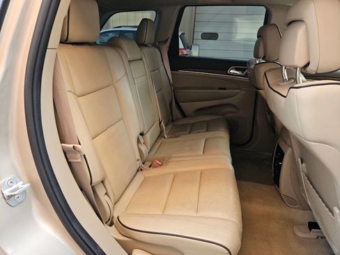 Used 2014 Jeep Grand Cherokee Overland w/ Advanced Technology Group image 15