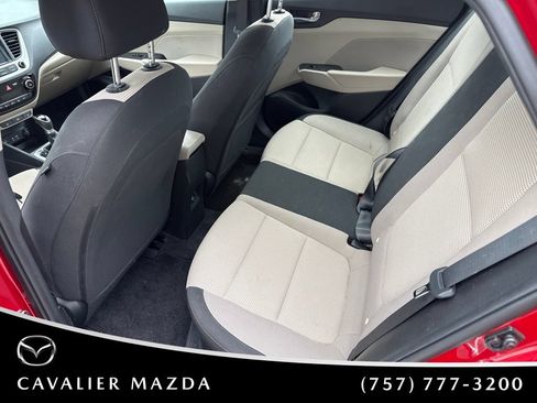 Used 2022 Hyundai Accent Limited FWD image 11