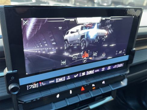 Used 2024 GMC Hummer EV 3X image 31