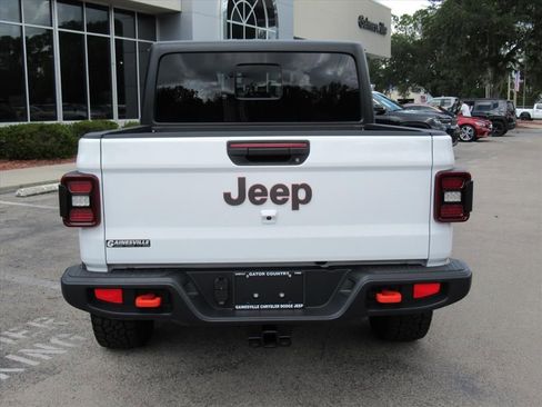 Certified 2024 Jeep Gladiator Mojave w/ Technology Group image 5
