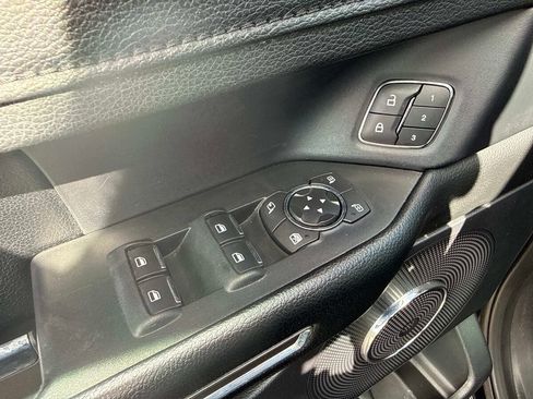 Used 2020 Ford Expedition XLT w/ Equipment Group 202A RWD image 17