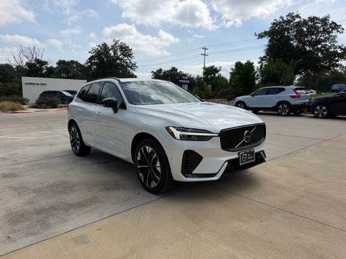 Certified 2026 Volvo XC60 B5 Plus AWD/4WD image 7