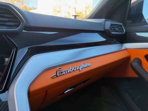 Used 2023 Lamborghini Urus S image 45