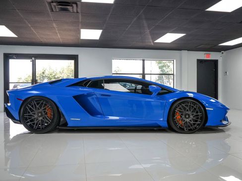 Used 2018 Lamborghini Aventador S AWD/4WD image 8