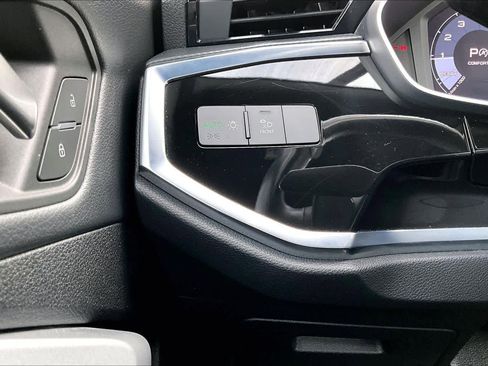 Used 2023 Audi Q3 2.0T Premium image 36