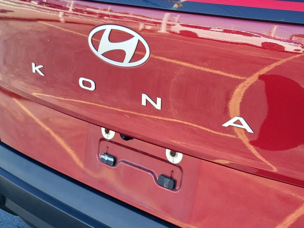 Used 2025 Hyundai Kona SEL FWD image 8