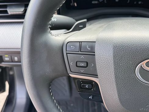 Used 2025 Toyota Camry SE FWD image 14