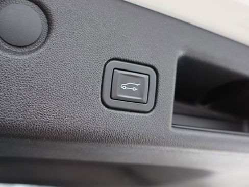 Used 2019 Chevrolet Equinox Premier image 41