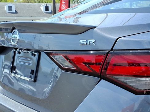 Used 2023 Nissan Sentra SR w/ SR Premium Package FWD image 9