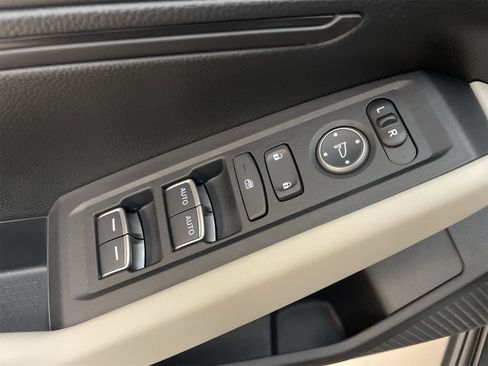 Used 2025 Honda Accord LX image 15