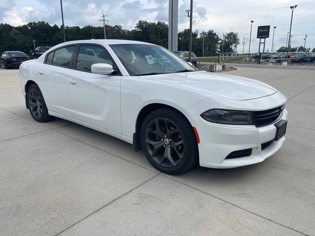 Used 2019 Dodge Charger SXT w/ Plus Group RWD image 6
