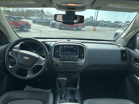 Used 2018 Chevrolet Colorado Z71 w/ Z71 Midnight Edition image 10