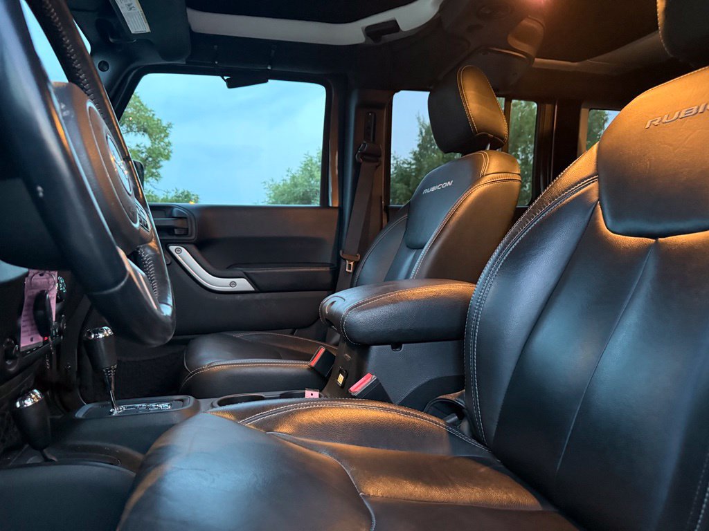 Used 2017 Jeep Wrangler Unlimited Rubicon AWD/4WD image 39