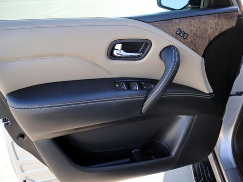 Used 2022 INFINITI QX80 Premium Select w/ Cargo Package image 21