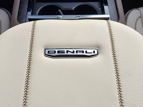 New 2026 GMC Yukon XL Denali image 40