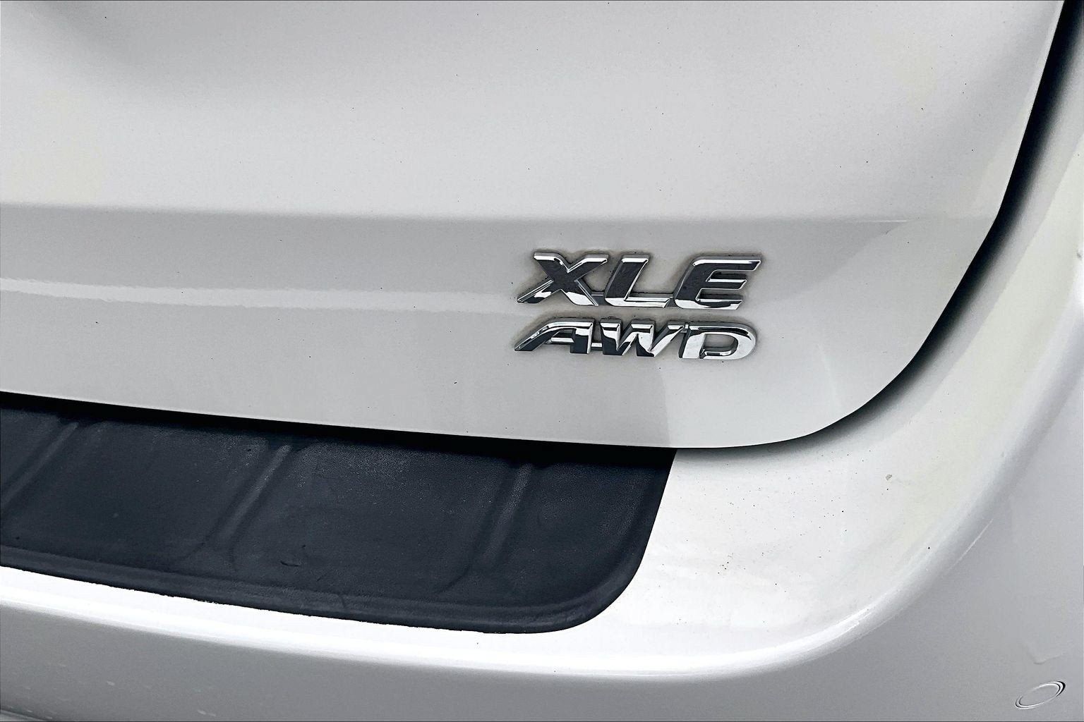 Used 2019 Toyota Sienna XLE w/ XLE Navigation Package AWD/4WD image 8
