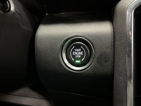 Used 2024 GMC Acadia Denali image 25