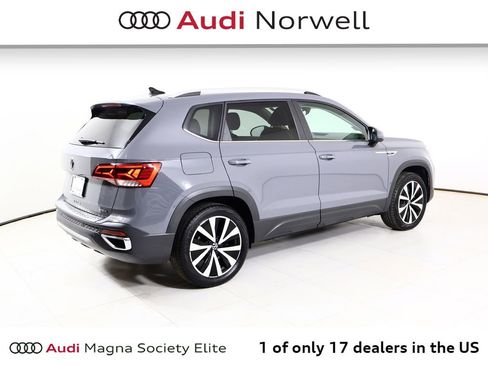 Used 2023 Volkswagen Taos SE AWD/4WD image 16