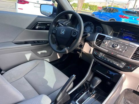 Used 2017 Honda Accord LX image 30
