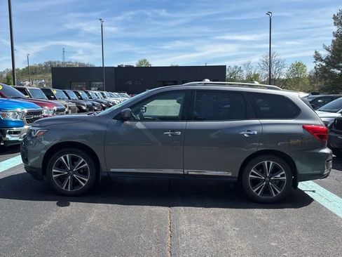 Used 2018 Nissan Pathfinder Platinum w/ Cargo Package AWD/4WD image 3